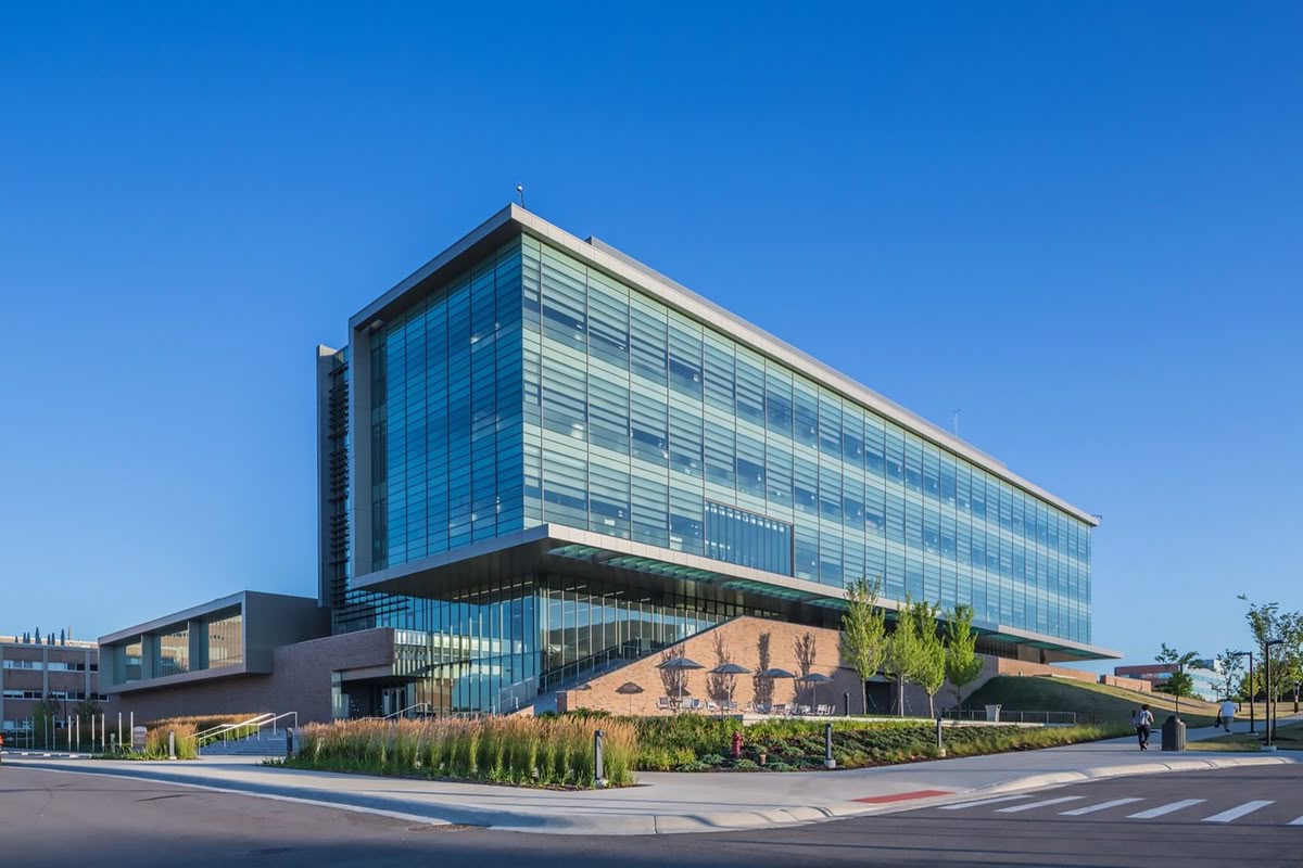 Independent Building